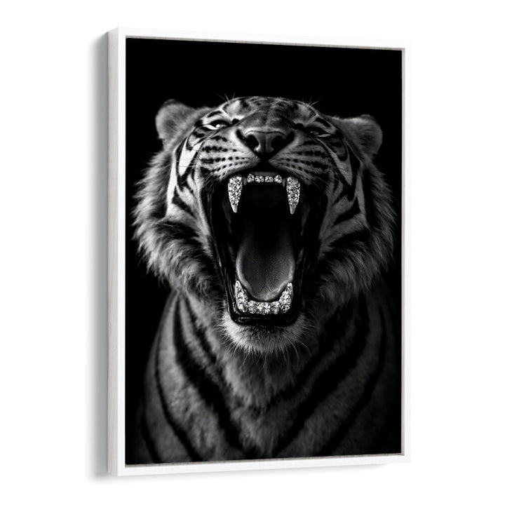 HYPER-REALISTIC TIGER