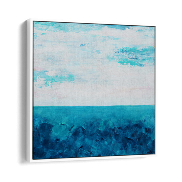 BLUE OCEAN AND A CLOUDY SKY