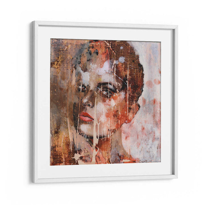 EXPRESSIVE VIBRANT SHADES