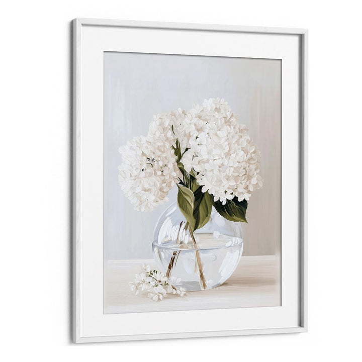 WHITE HYDRANGEAS VASE