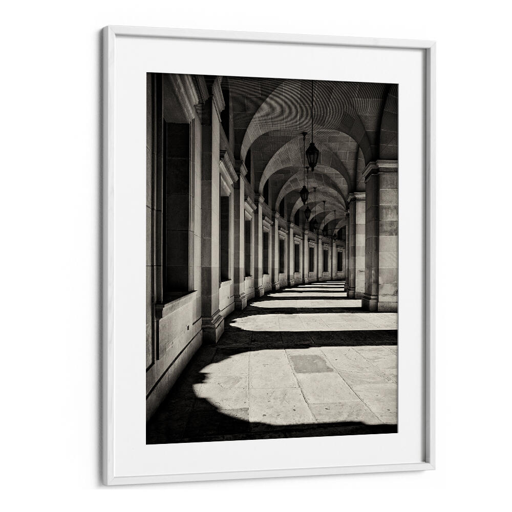 CURVED CORRIDOR