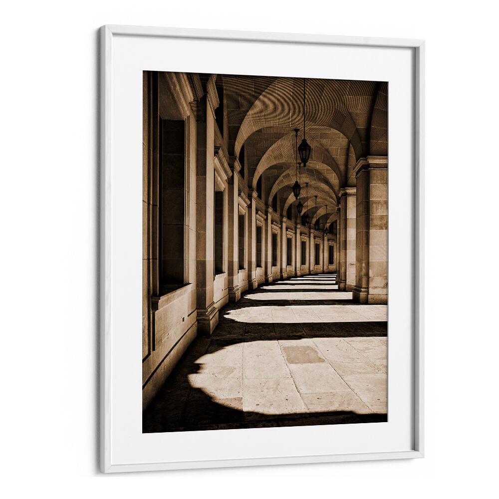 GOLDEN COLONADE