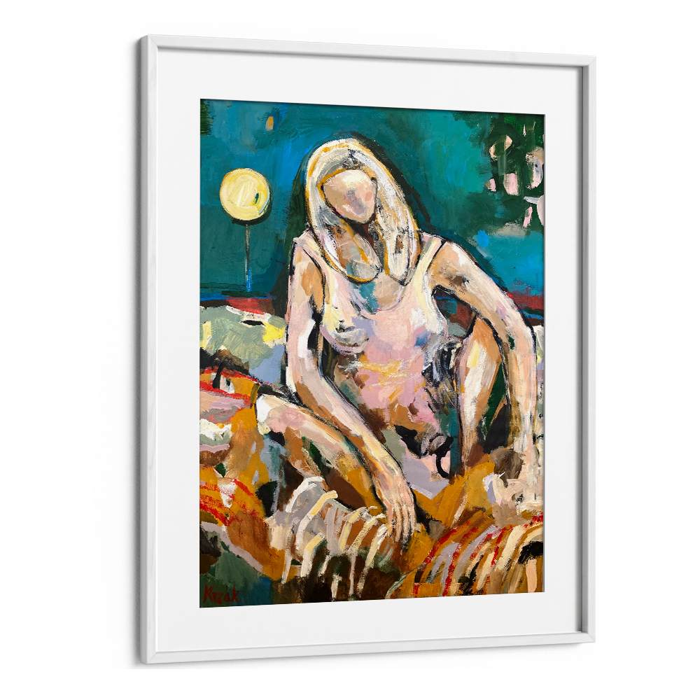 RELAXED BLONDE FIGURE