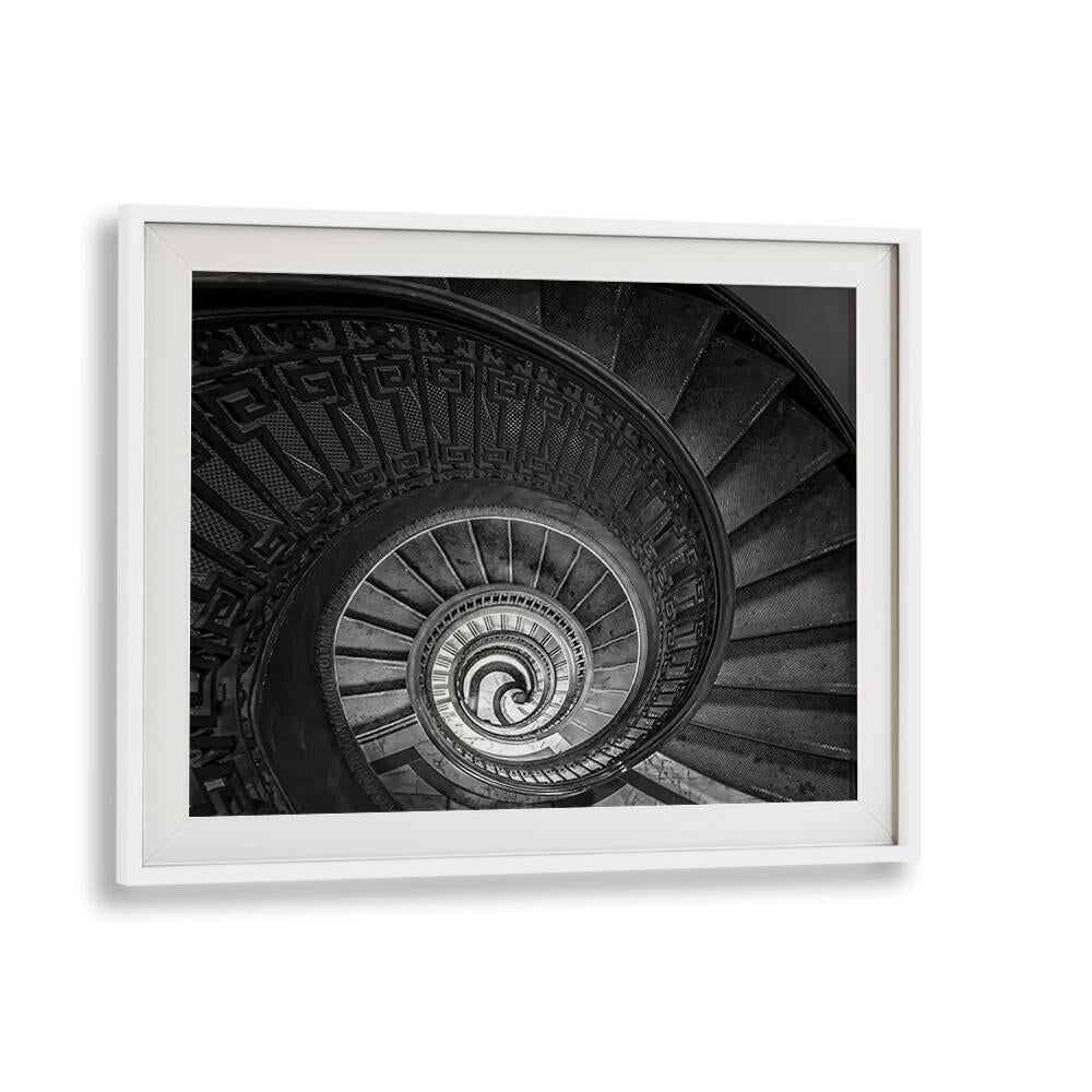 SPIRAL LADDER