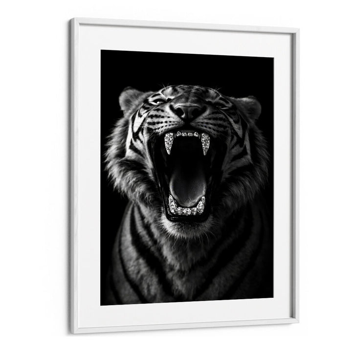 HYPER-REALISTIC TIGER