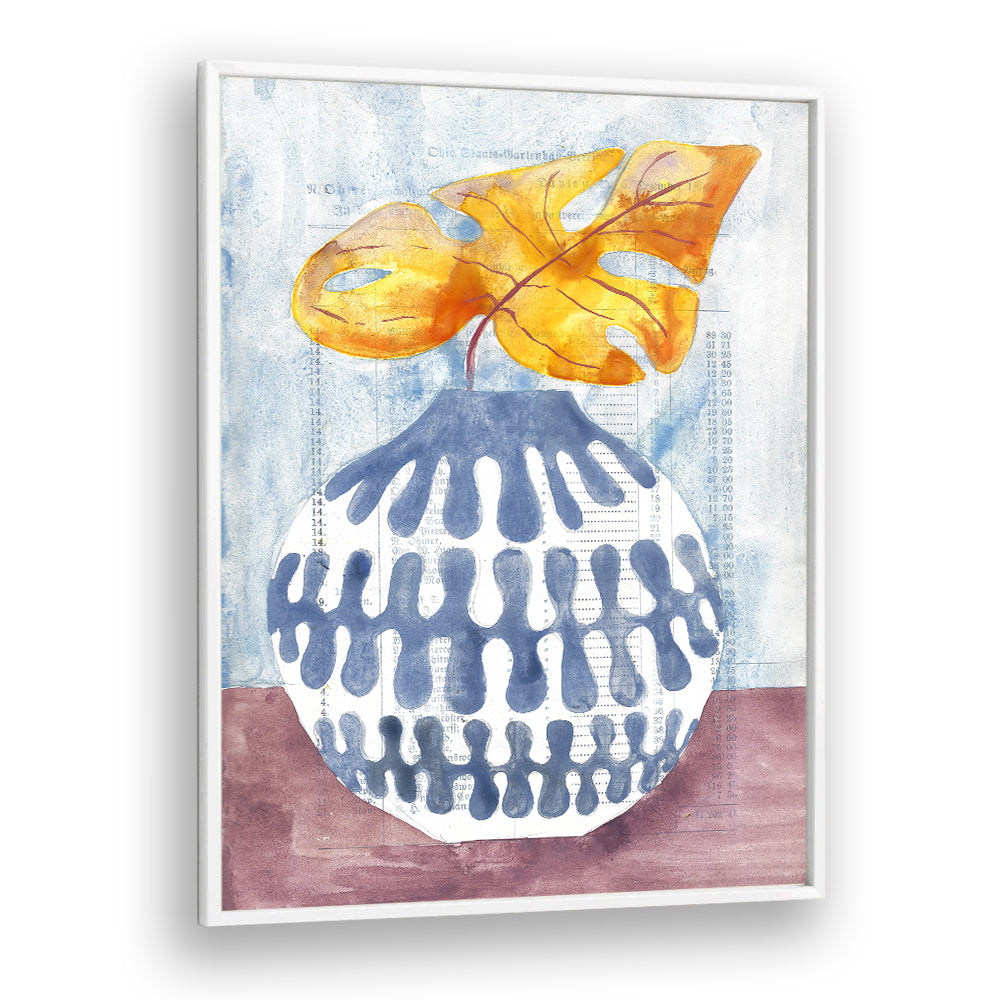 BLUE VASE GOLDEN LEAF