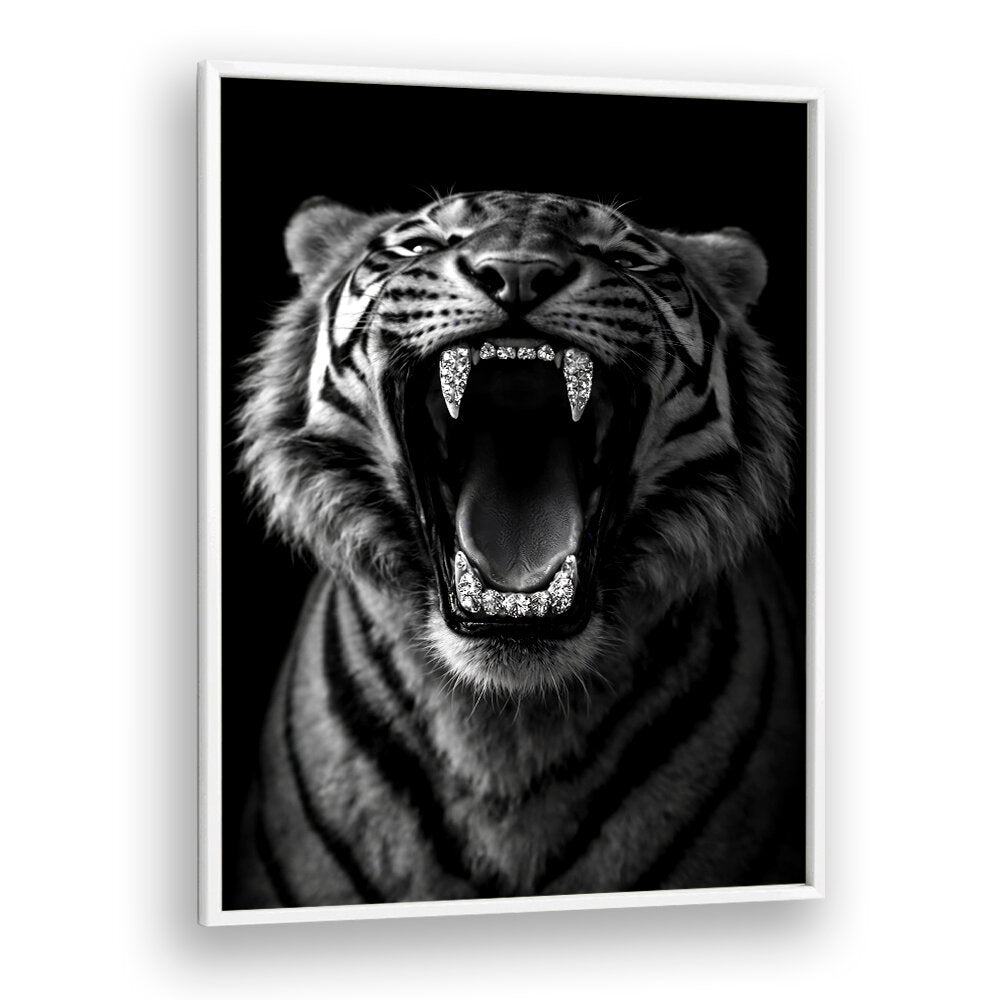 HYPER-REALISTIC TIGER