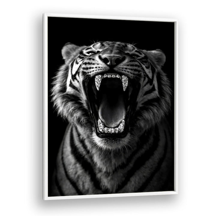 HYPER-REALISTIC TIGER