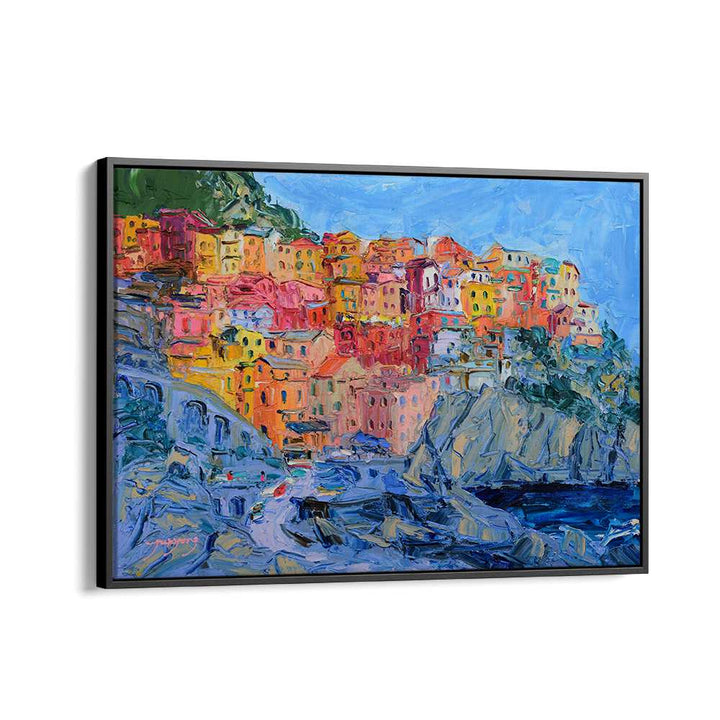 CINQUE TERRE COLORFUL TOWN