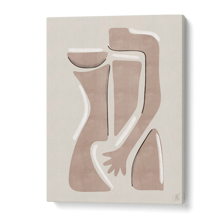 WOMAN V - PANTONE 2025 MOCHA MOUSSE