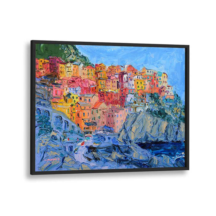 CINQUE TERRE COLORFUL TOWN