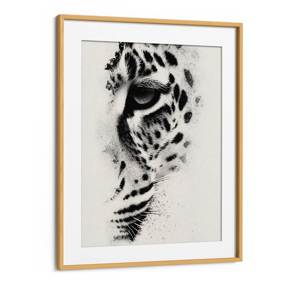 INTENSE LEOPARD GAZE
