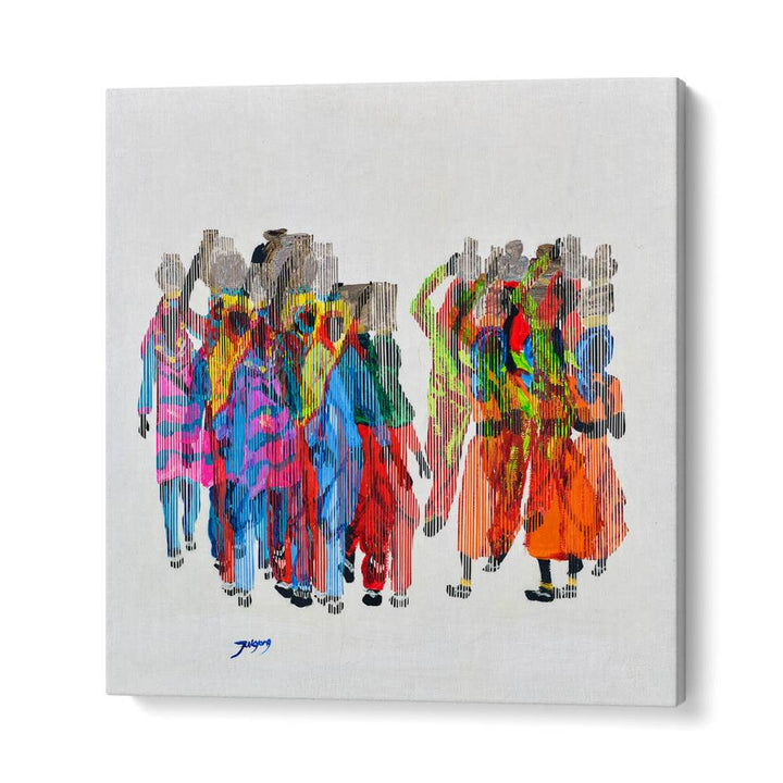 VIBRANT WALKING WOMEN