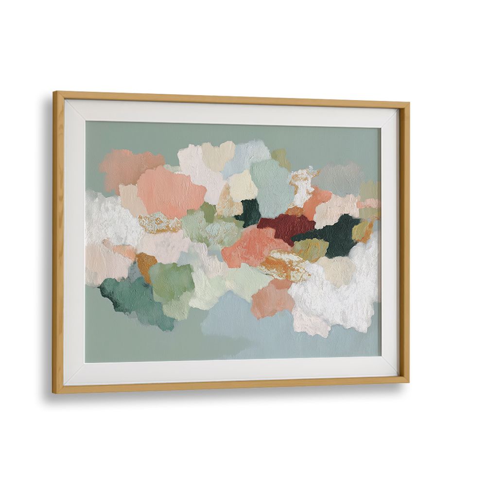 MINERAL FRAGMENTS IN GOLD AND CORAL