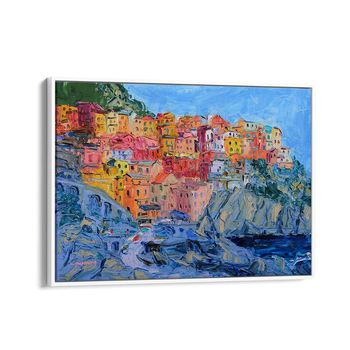 CINQUE TERRE COLORFUL TOWN