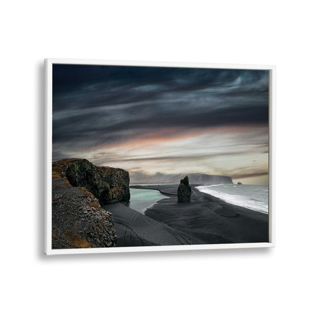 PHOTOGRAPHY painting - REYNISFJARA BEACH NEAR VIK - ICELAND by Asianmonk